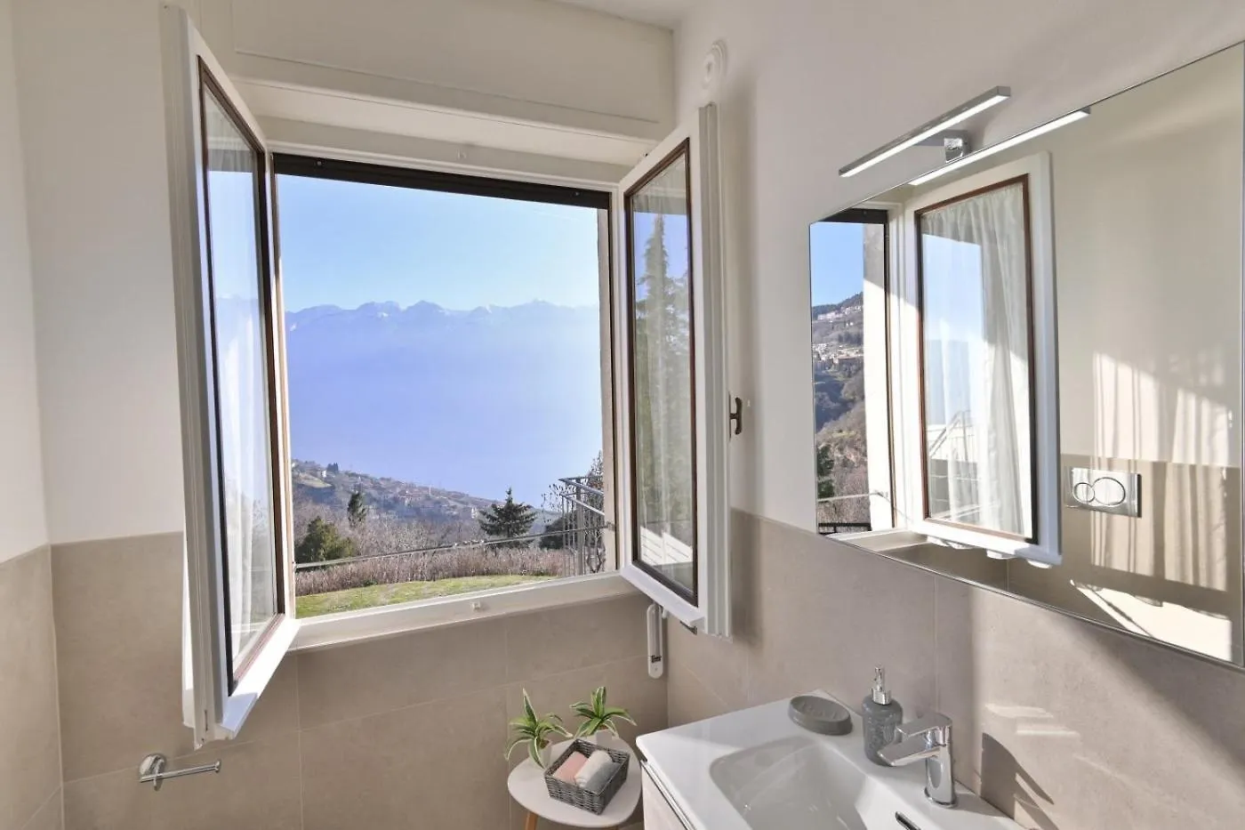 Appartamento Alba - Theater Home Tignale Apartment